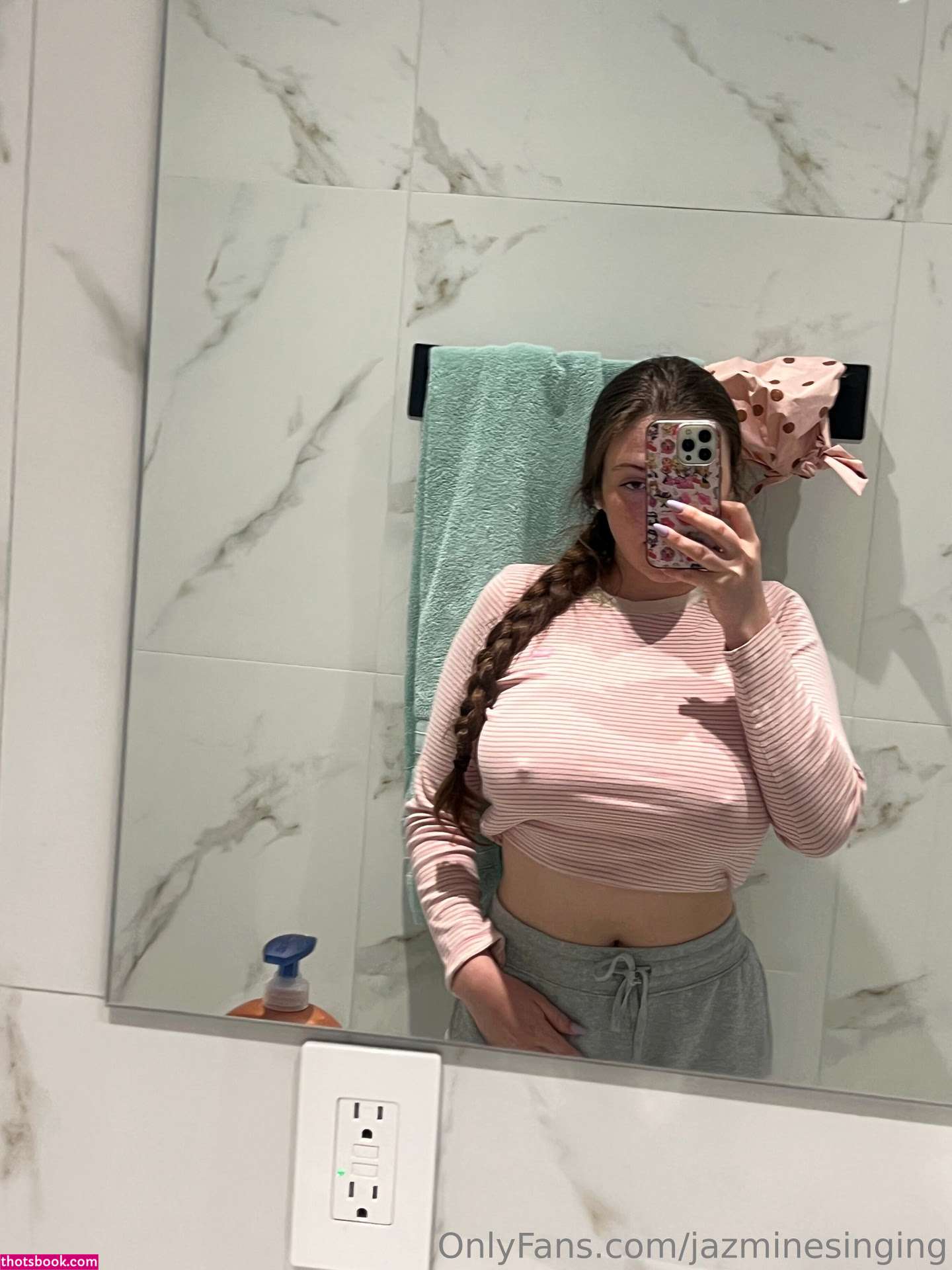 Jazmine Singing Photo #112