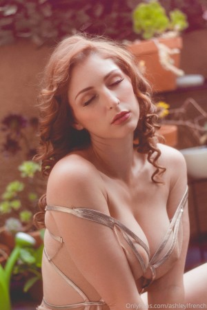 Carlotta Champagne Photo #909