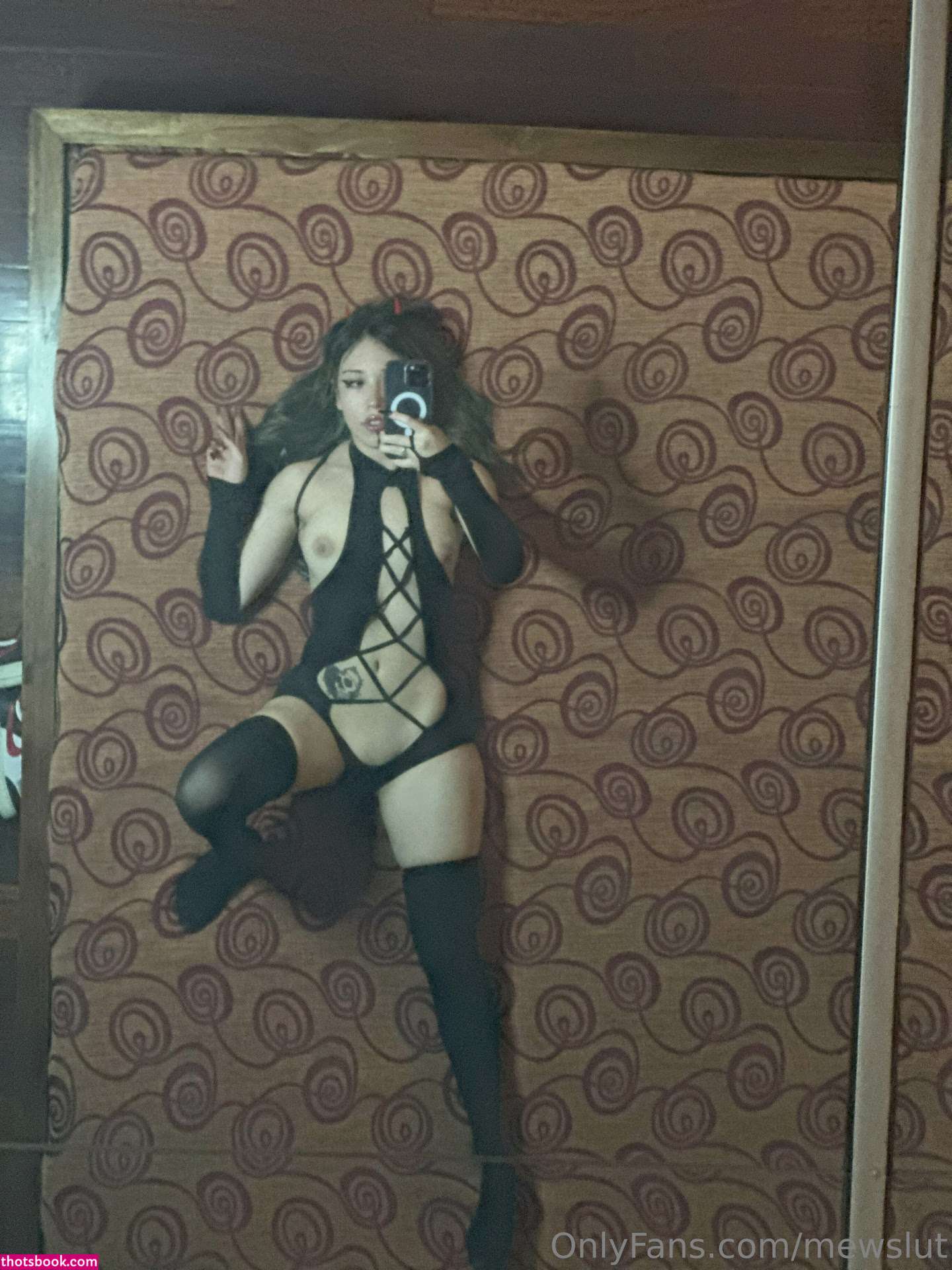 Mewslut Photo #68