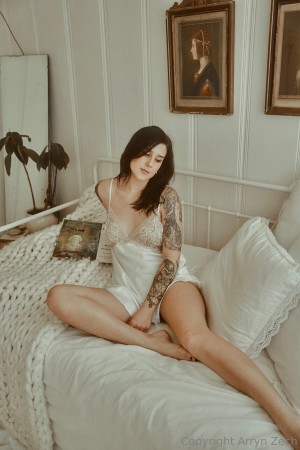 Arryn Zech Photo #497