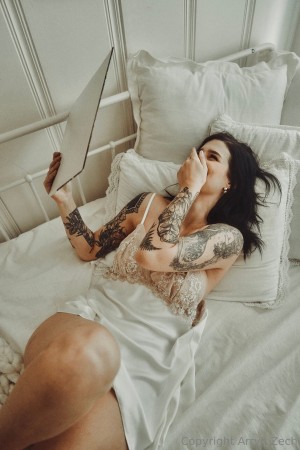 Arryn Zech Photo #499