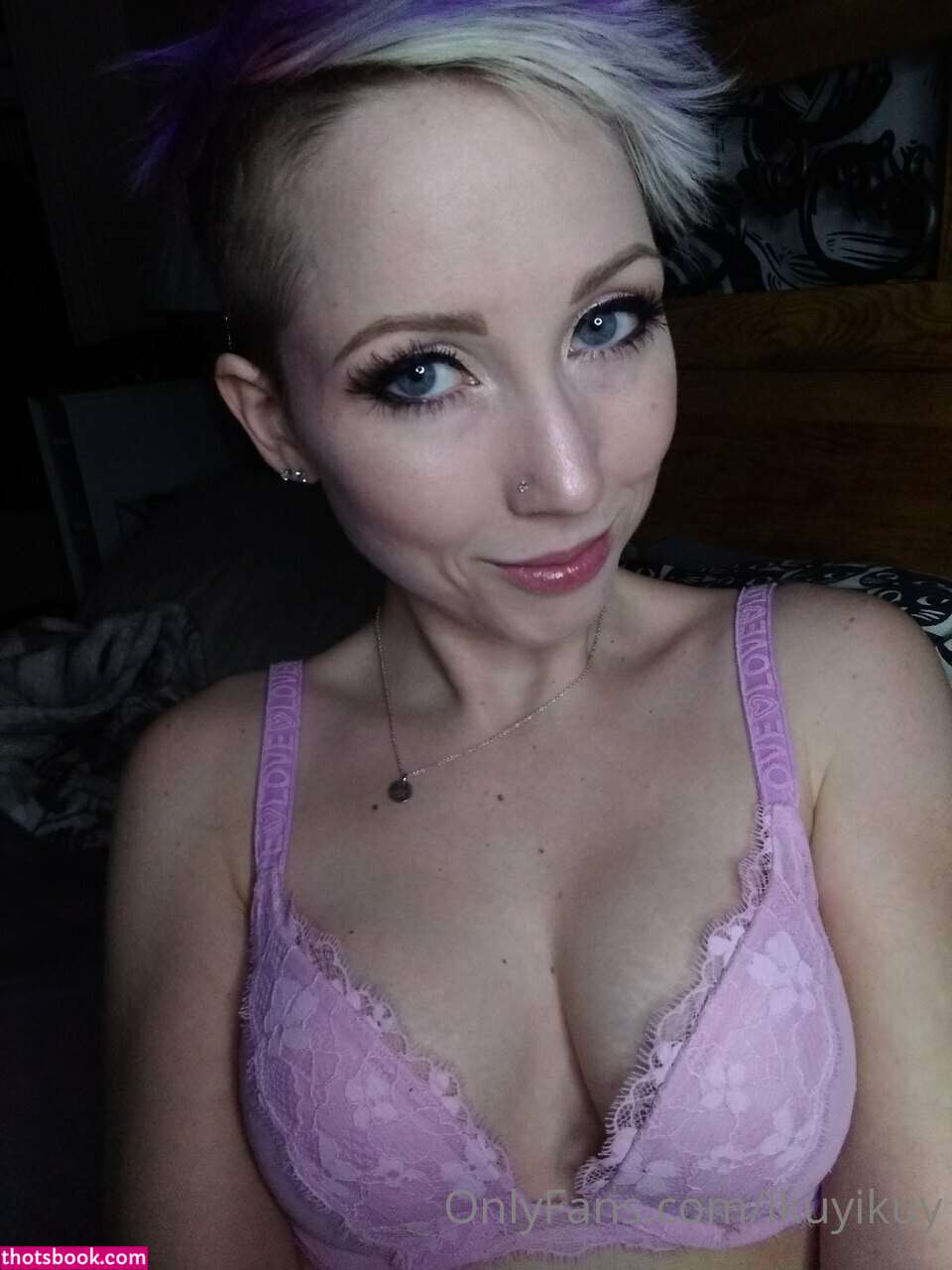 Ikuy Cosplayer Photo #7