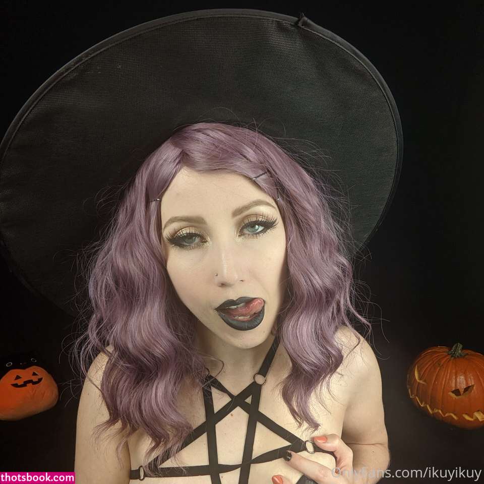 Ikuy Cosplayer Photo #19