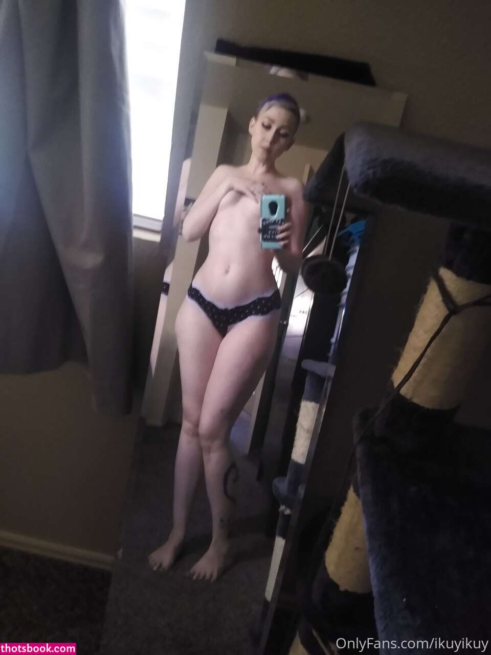 Ikuy Cosplayer Photo #24