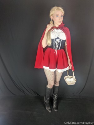 Ikuy Cosplayer Photo #9