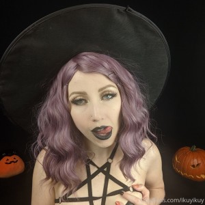 Ikuy Cosplayer Photo #19