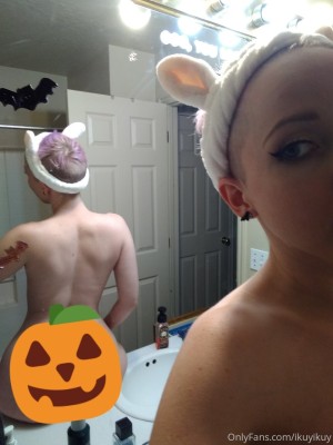 Ikuy Cosplayer Photo #32