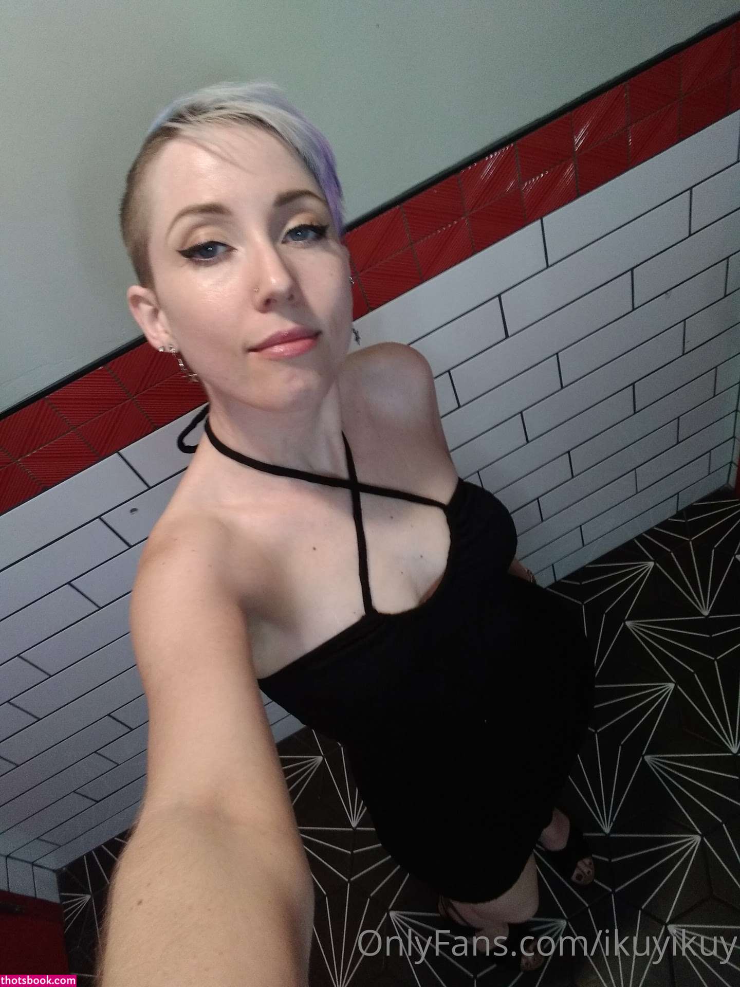 Ikuy Cosplayer Photo #49