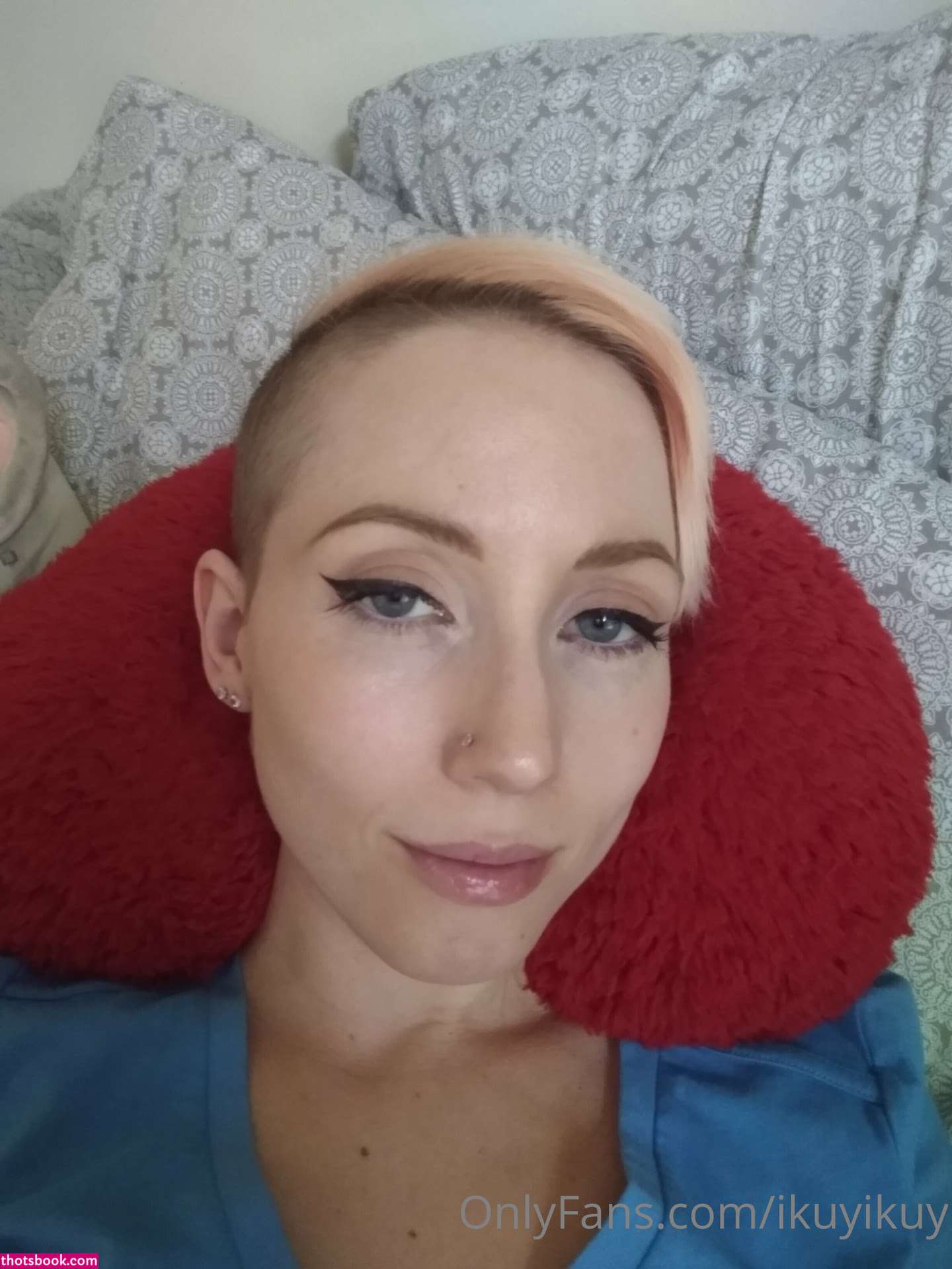 Ikuy Cosplayer Photo #79