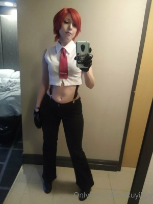 Ikuy Cosplayer Photo #45