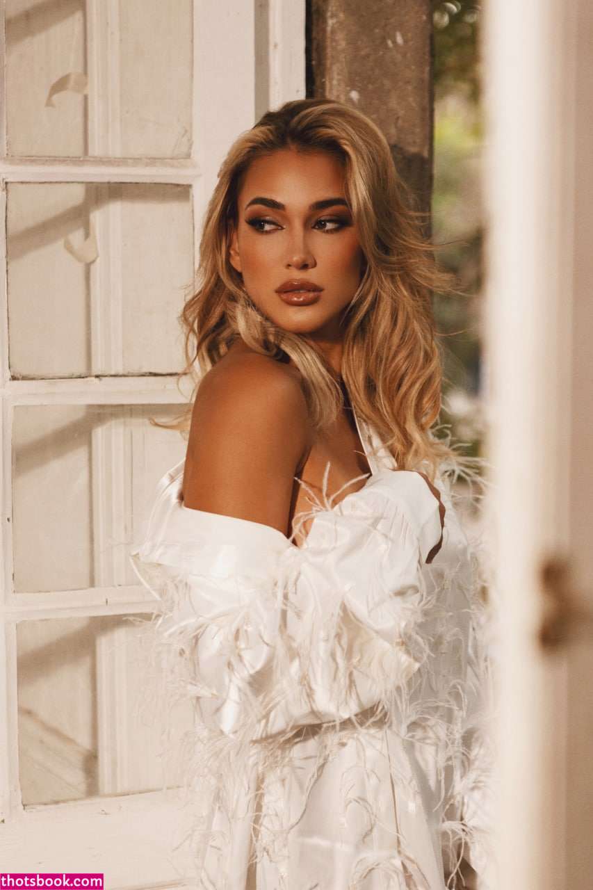 Julieta Rodriguez Photo #3