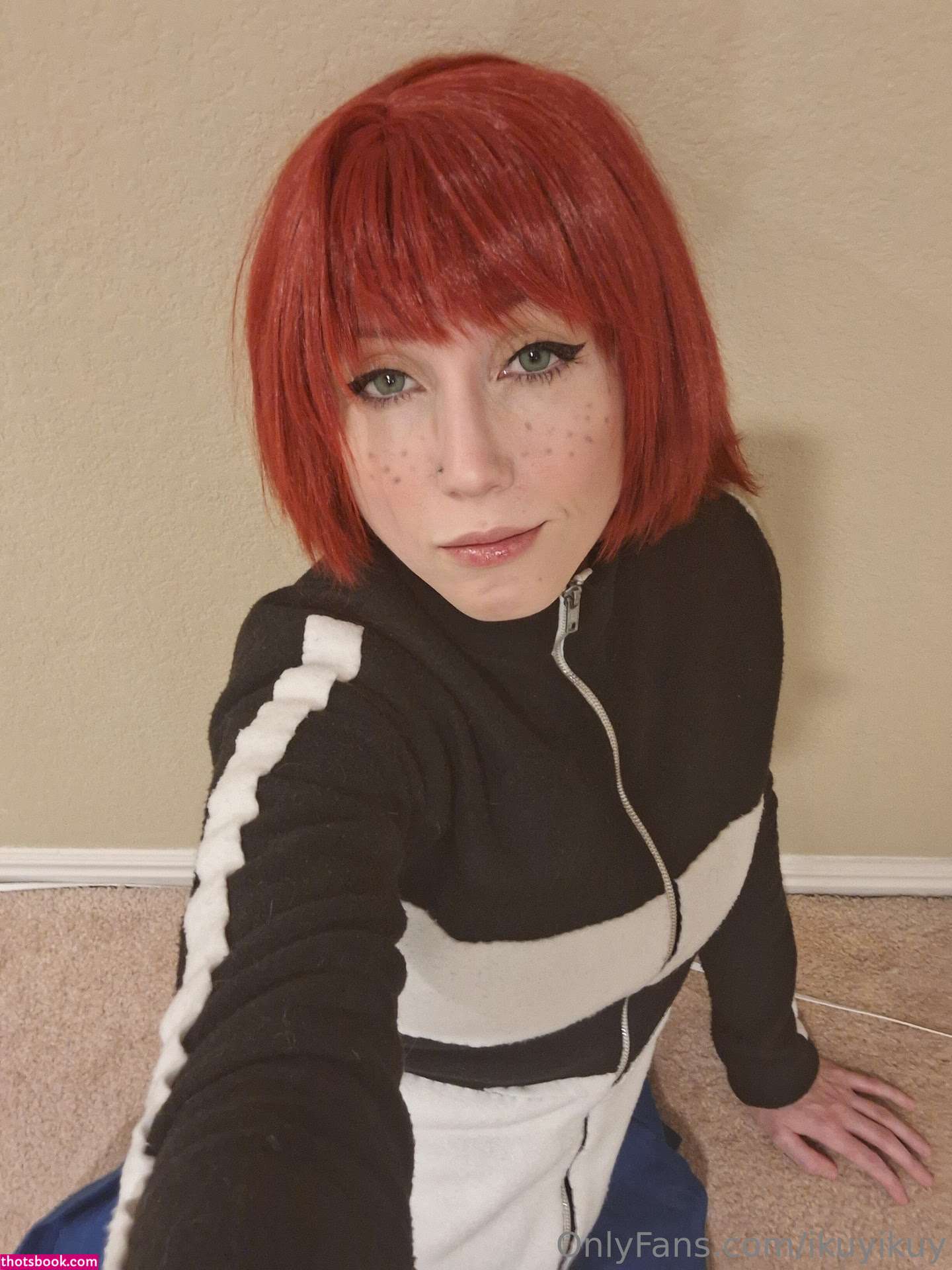 Ikuy Cosplayer Photo #111