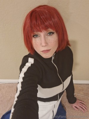 Ikuy Cosplayer Photo #111