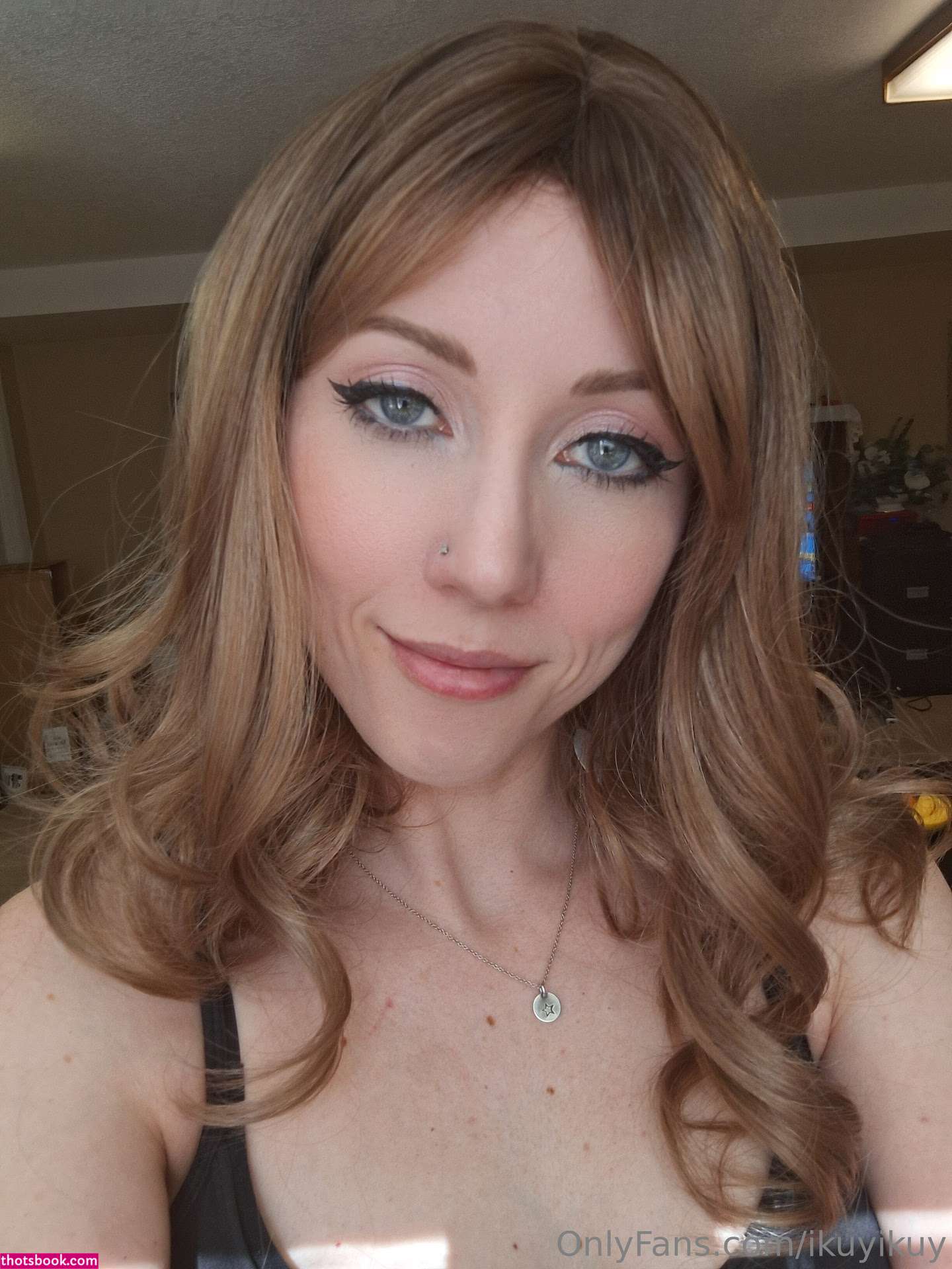 Ikuy Cosplayer Photo #115