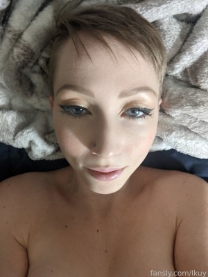 Ikuy Cosplayer Photo #126