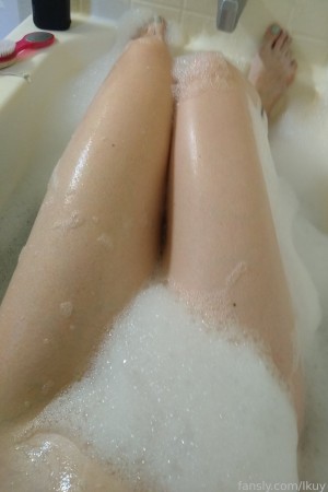 Ikuy Cosplayer Photo #139