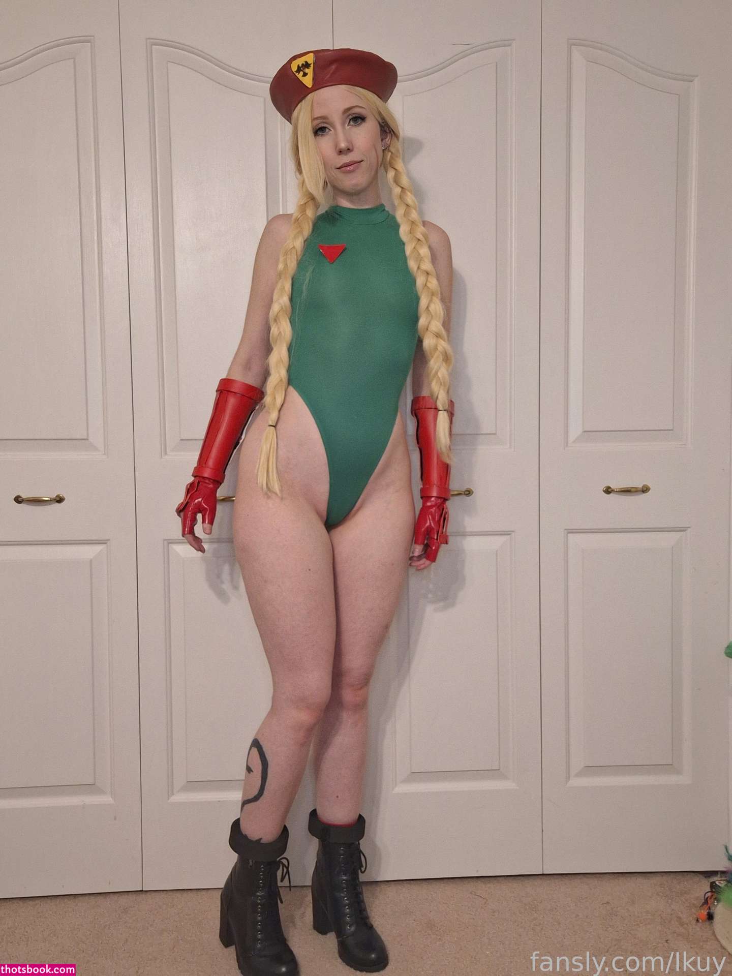 Ikuy Cosplayer Photo #142