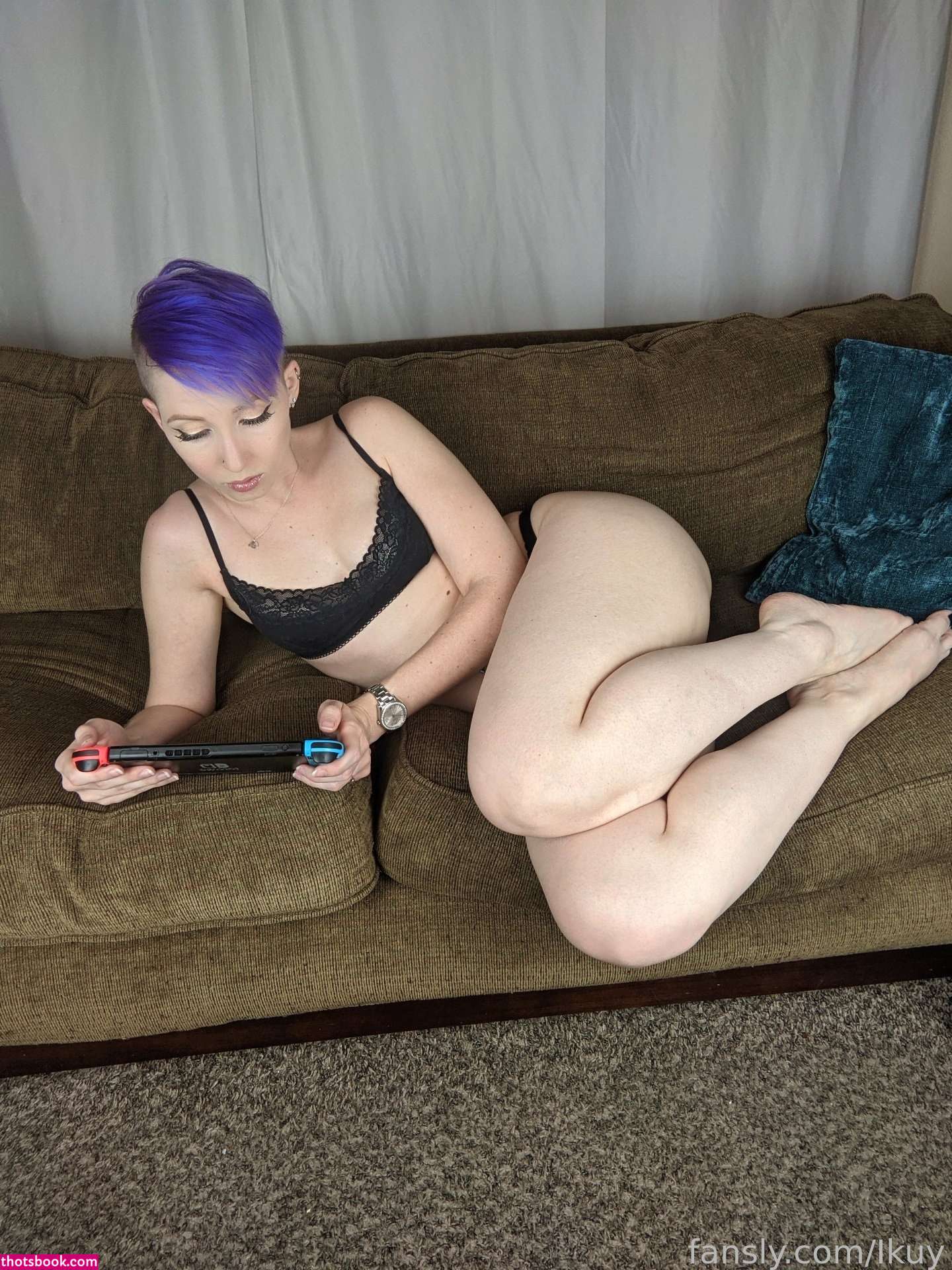 Ikuy Cosplayer Photo #144