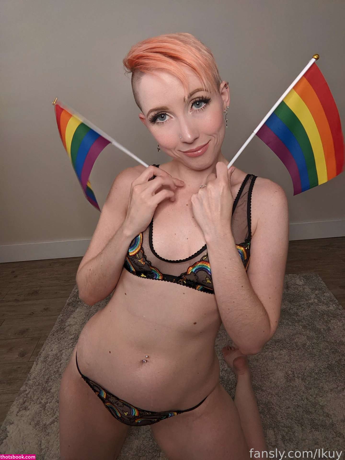 Ikuy Cosplayer Photo #165