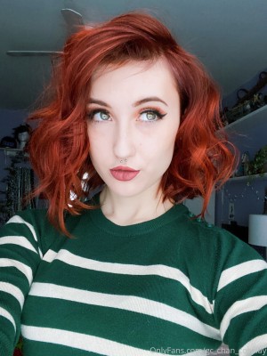 Gillian Foxglove Photo #26