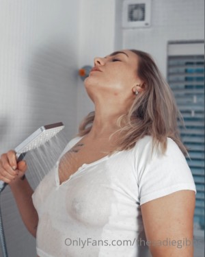 Sadie Gibbs Photo #3