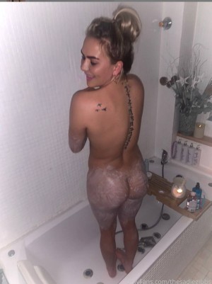 Sadie Gibbs Photo #15