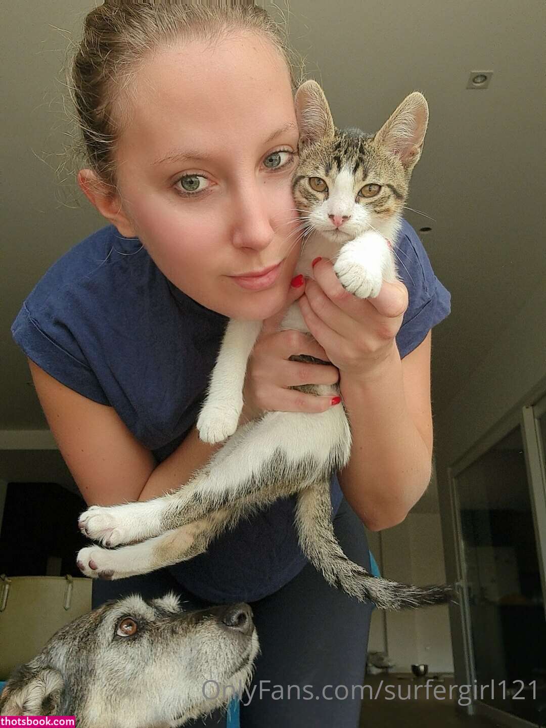 Allie Surfer Photo #111