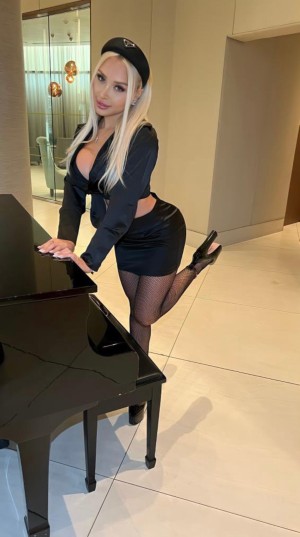 Daniella Chavez Photo #27