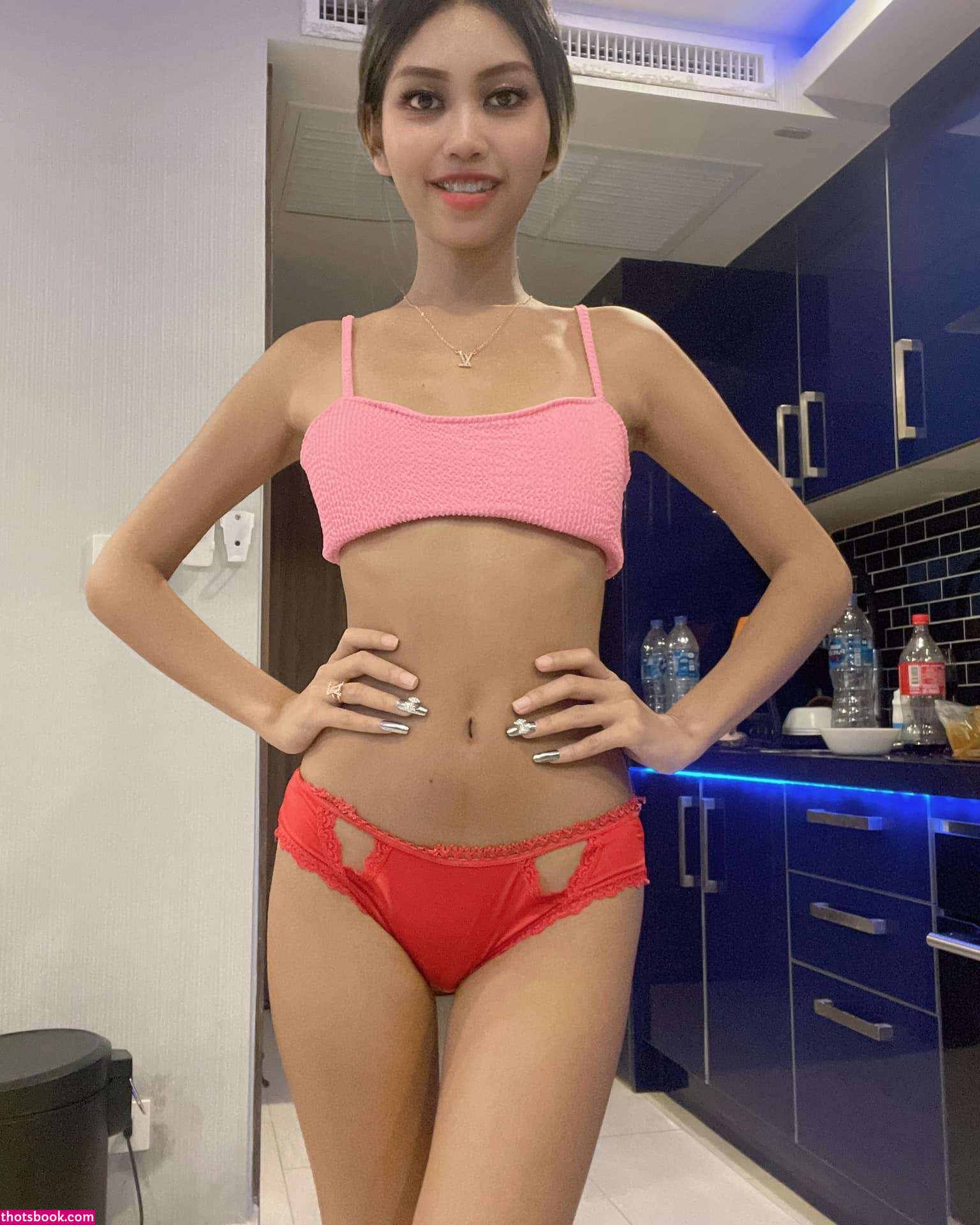 prapapin6047 Photo #29