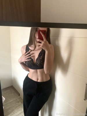 Sinem Ozgur Photo #11