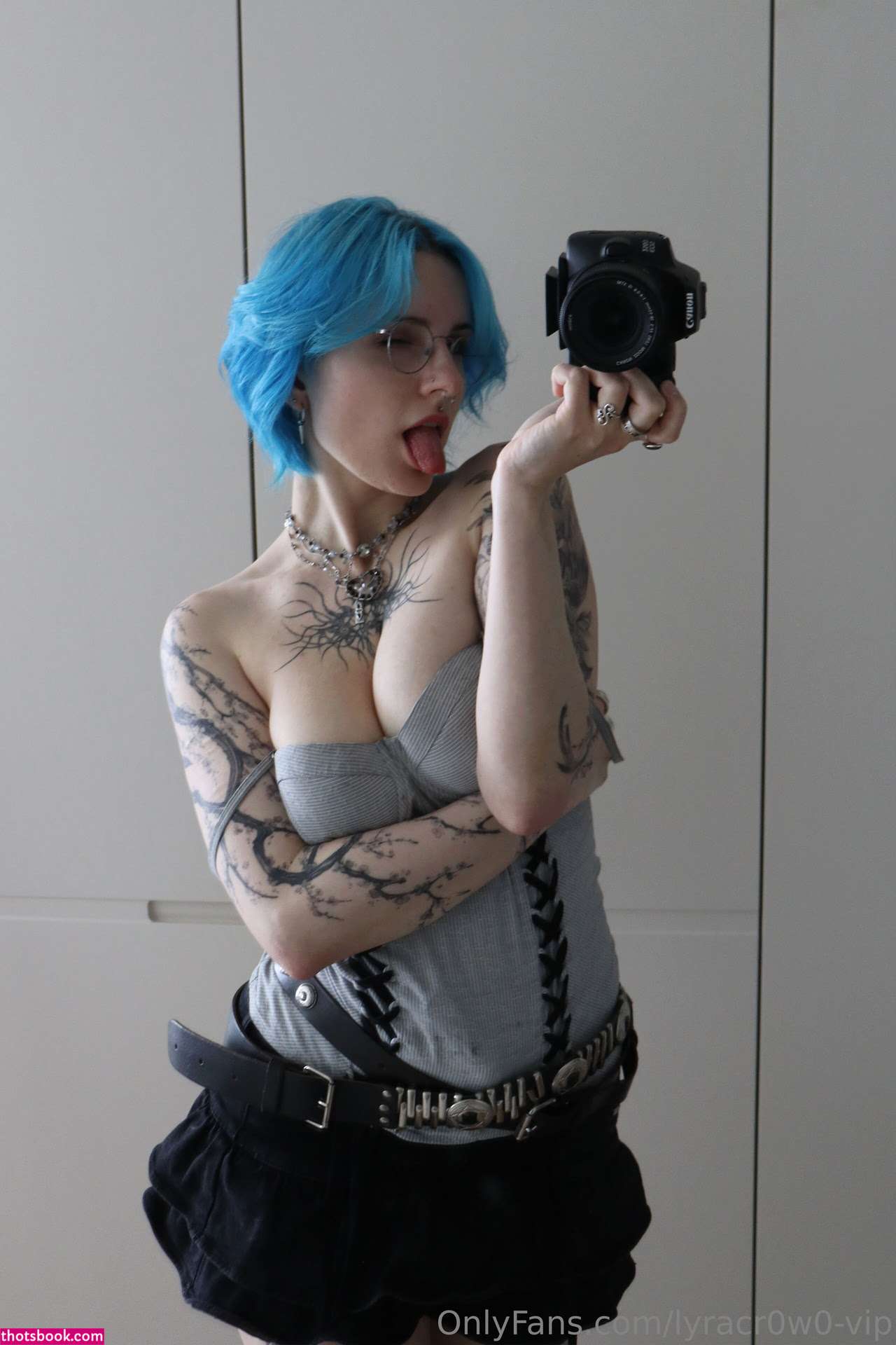 Lyra Crow Photo #705