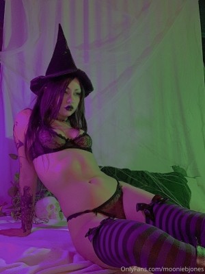 mooniebjones Photo #37