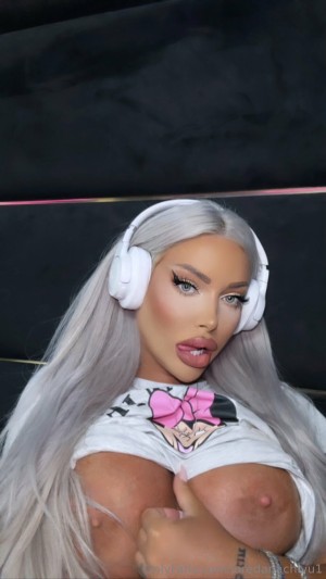 Loredana Chivu Photo #88