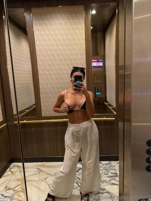 Caryn Beaumont Photo #372