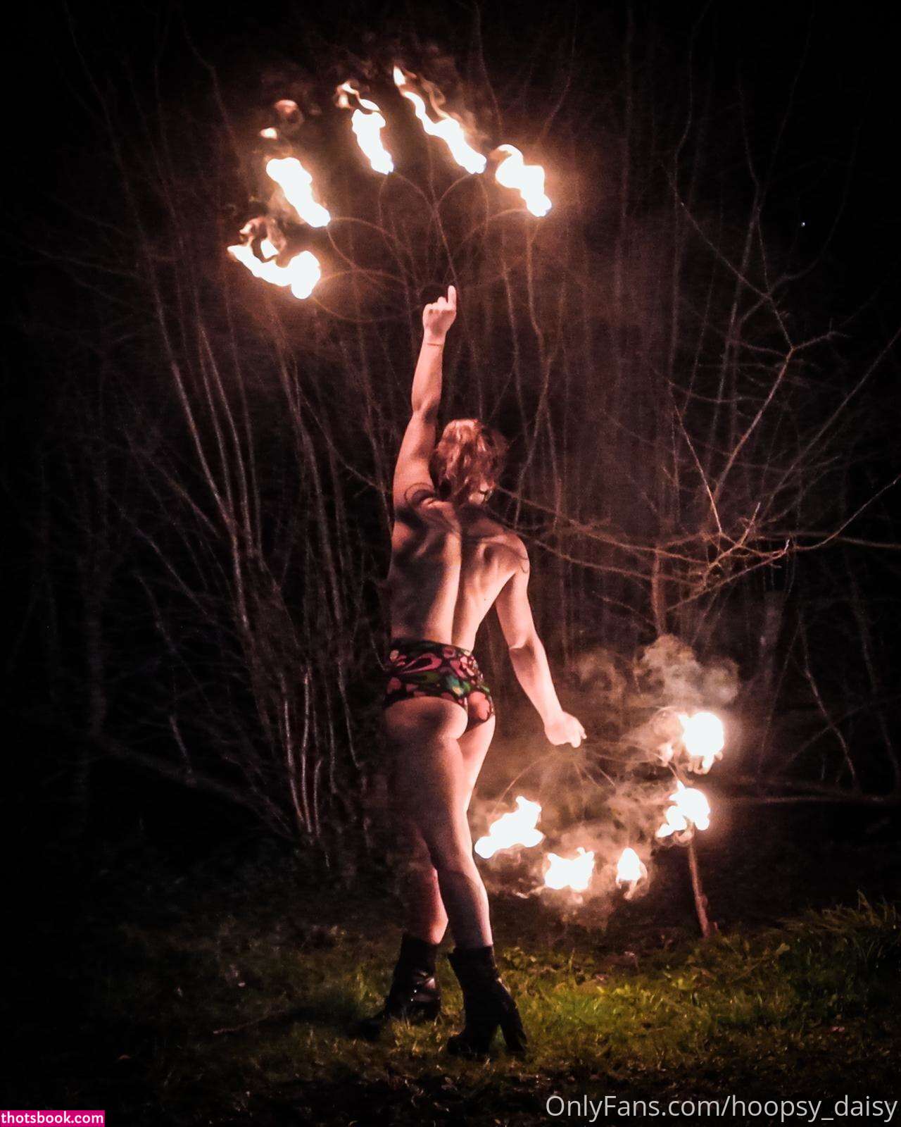 Hoopsydaisy Photo #127