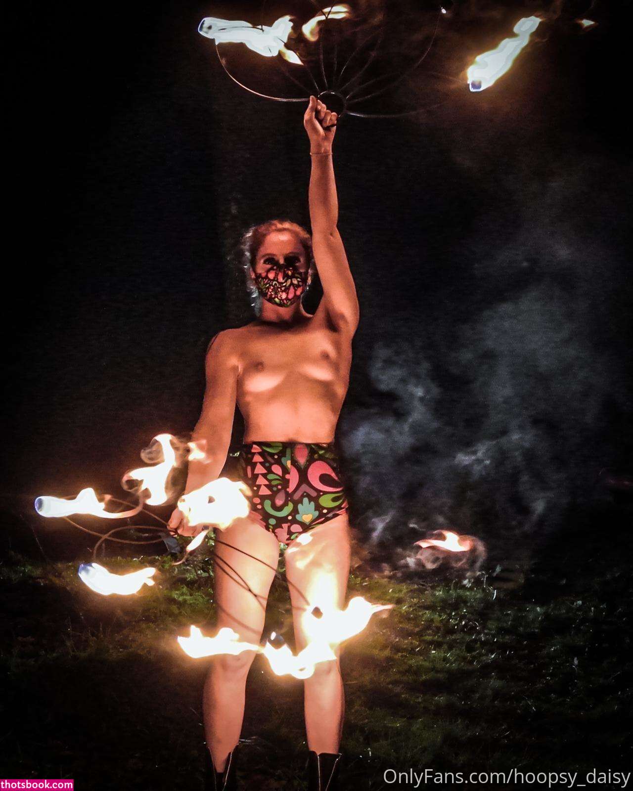 Hoopsydaisy Photo #134