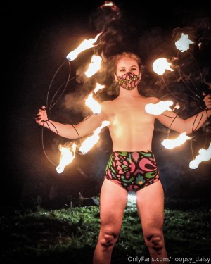 Hoopsydaisy Photo #128