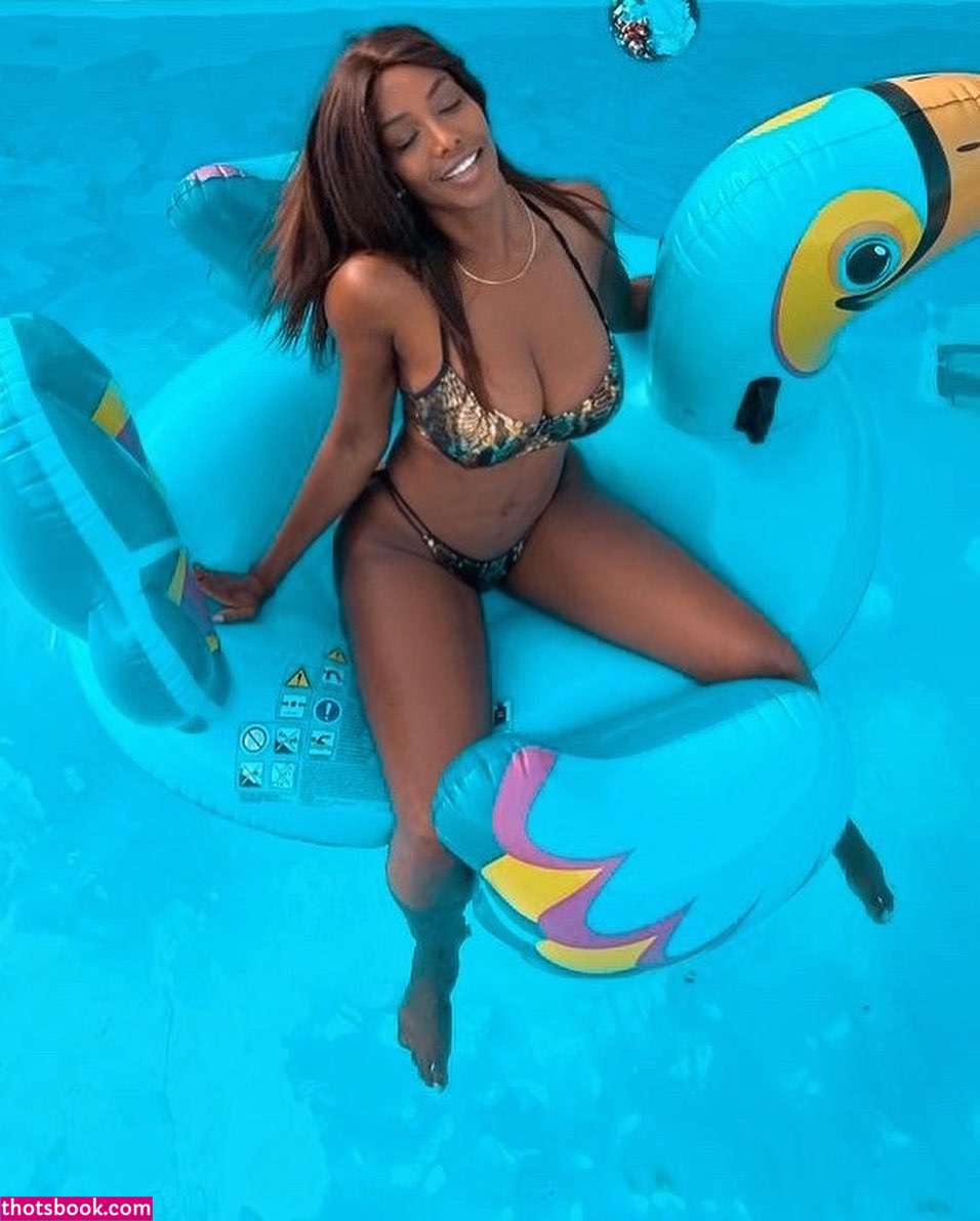 Ainett Stephens Photo #26