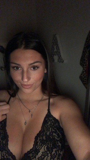 Abbey Wilson Photo #5