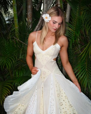 Annabel Lucinda Photo #9
