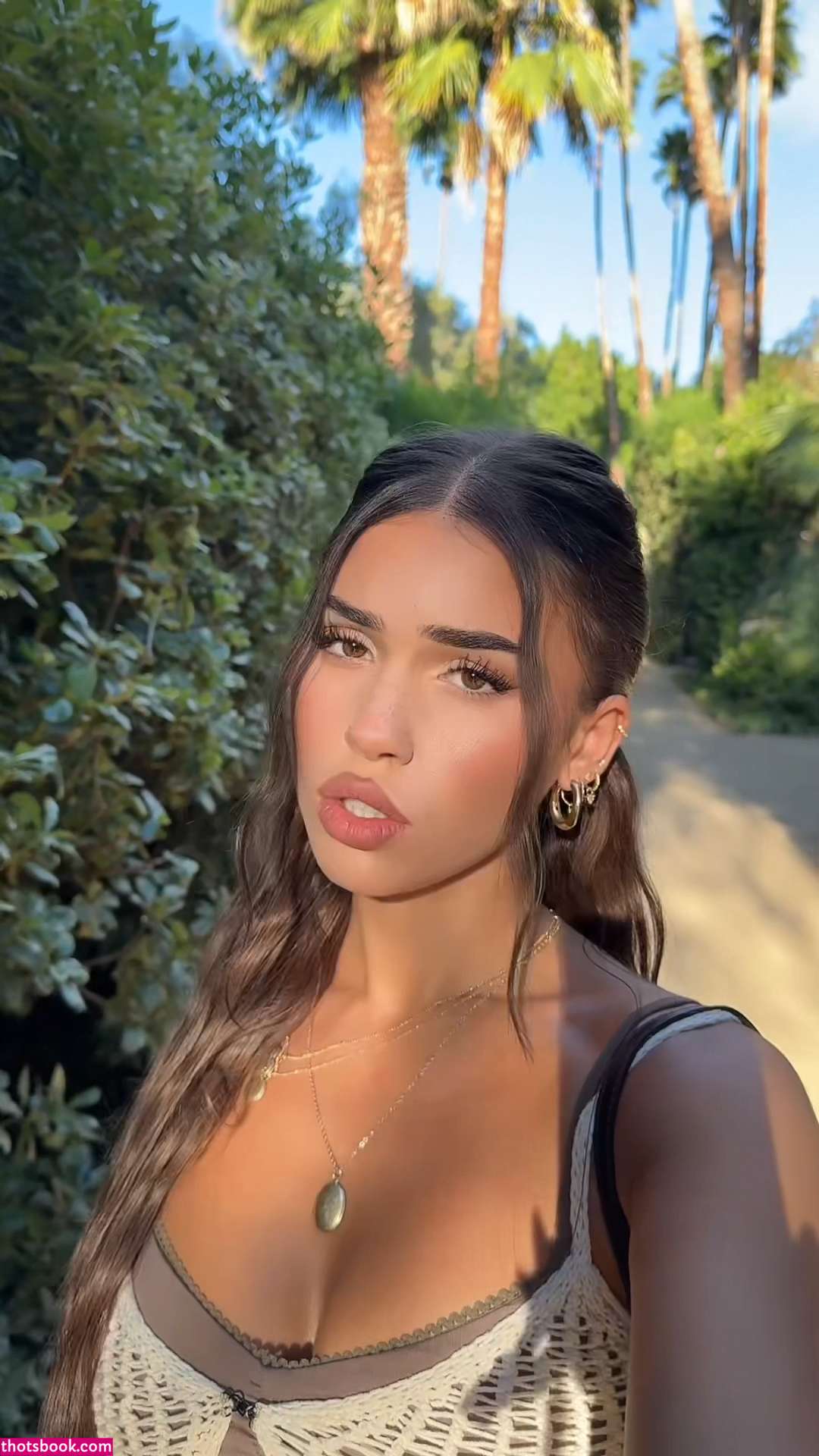 Leah Halton Photo #6