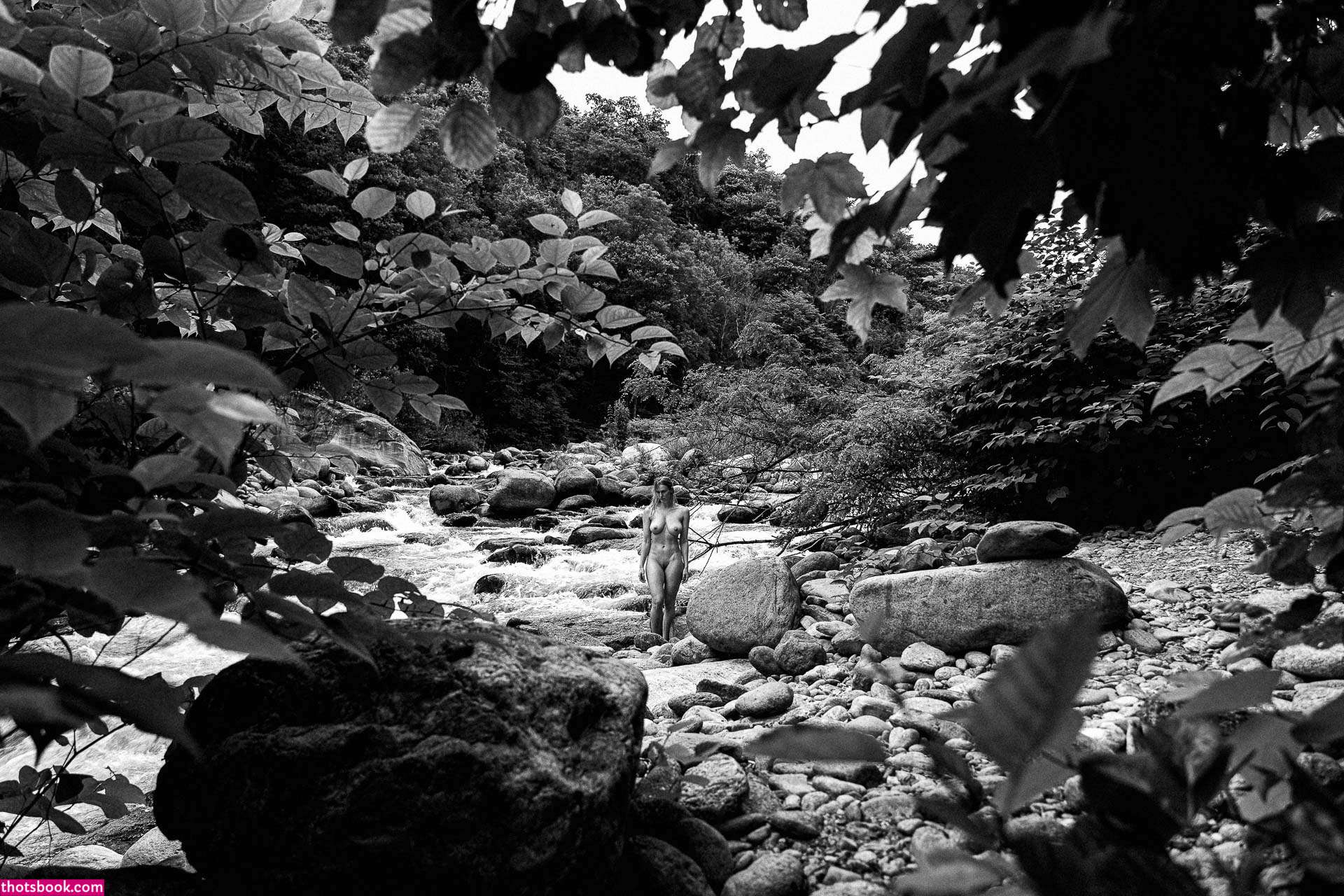 luizaconlaz Photo #205