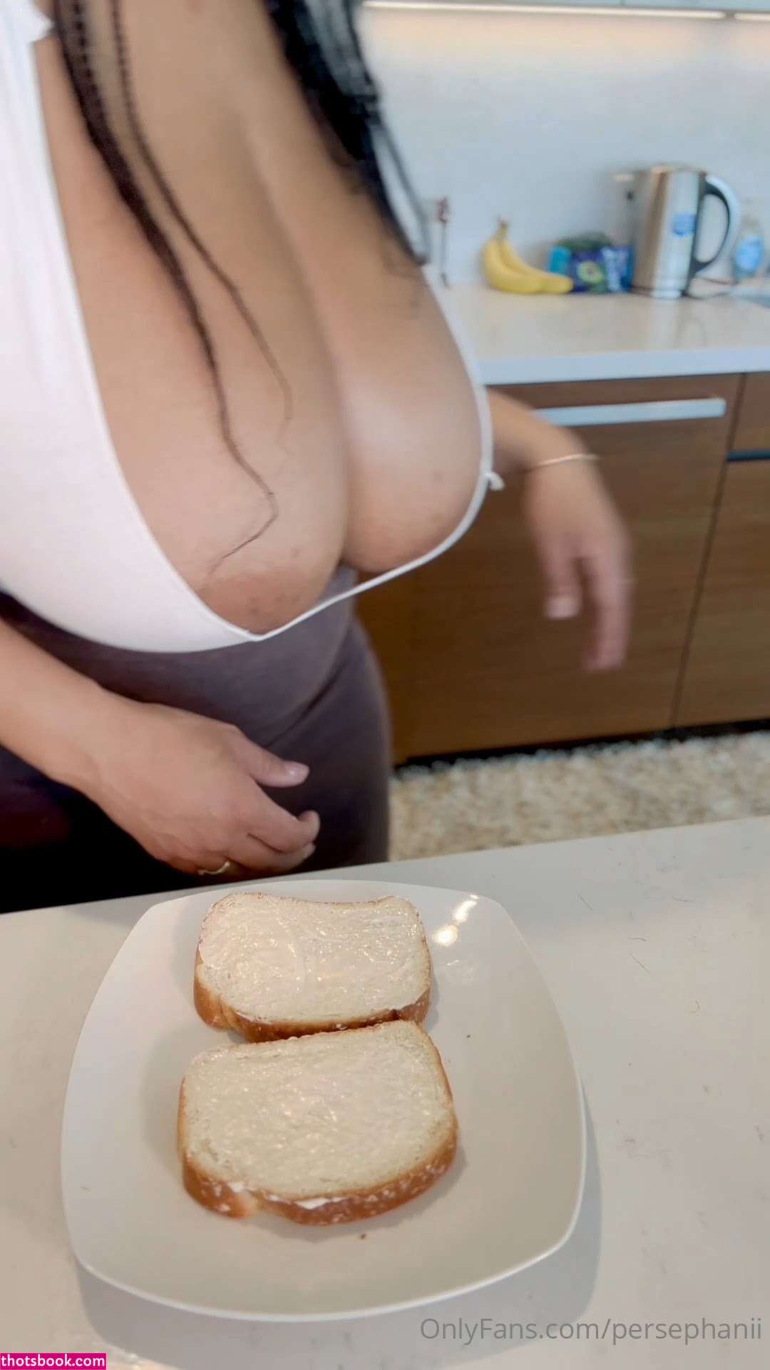 Persephanii Photo #10