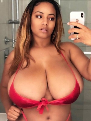 Persephanii Photo #16