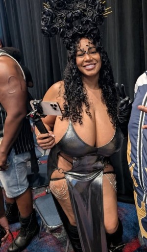 Persephanii Photo #32