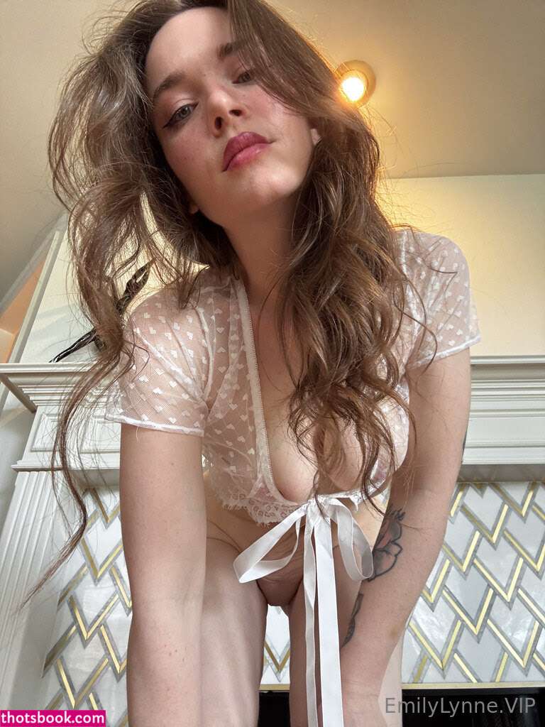 Emily Lynne Photo #651