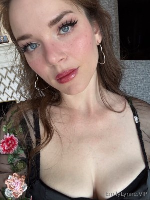 Emily Lynne Photo #660