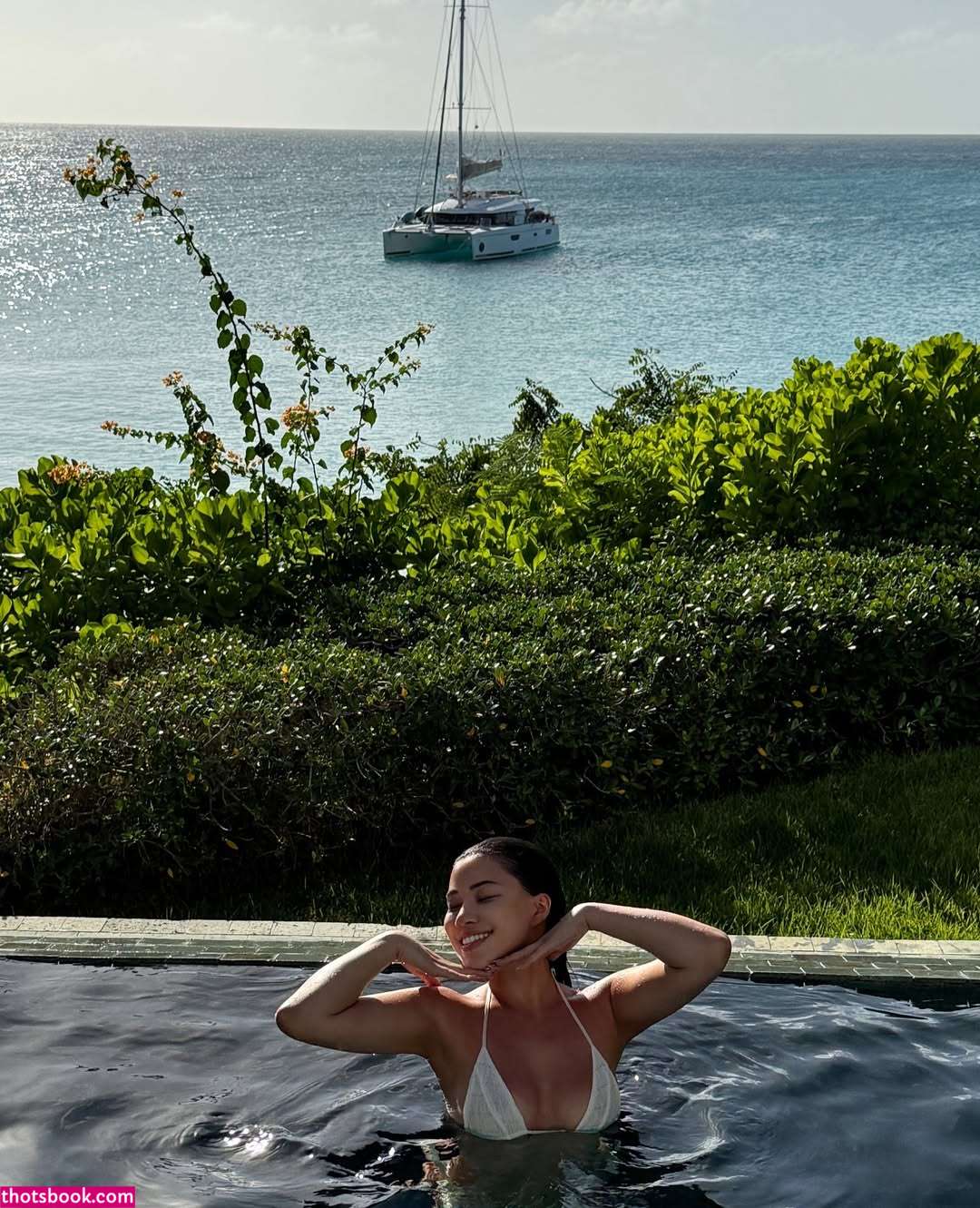 Julia Kelly Photo #2