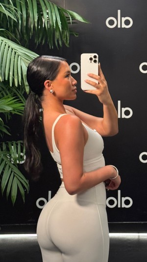 Julia Kelly Photo #27