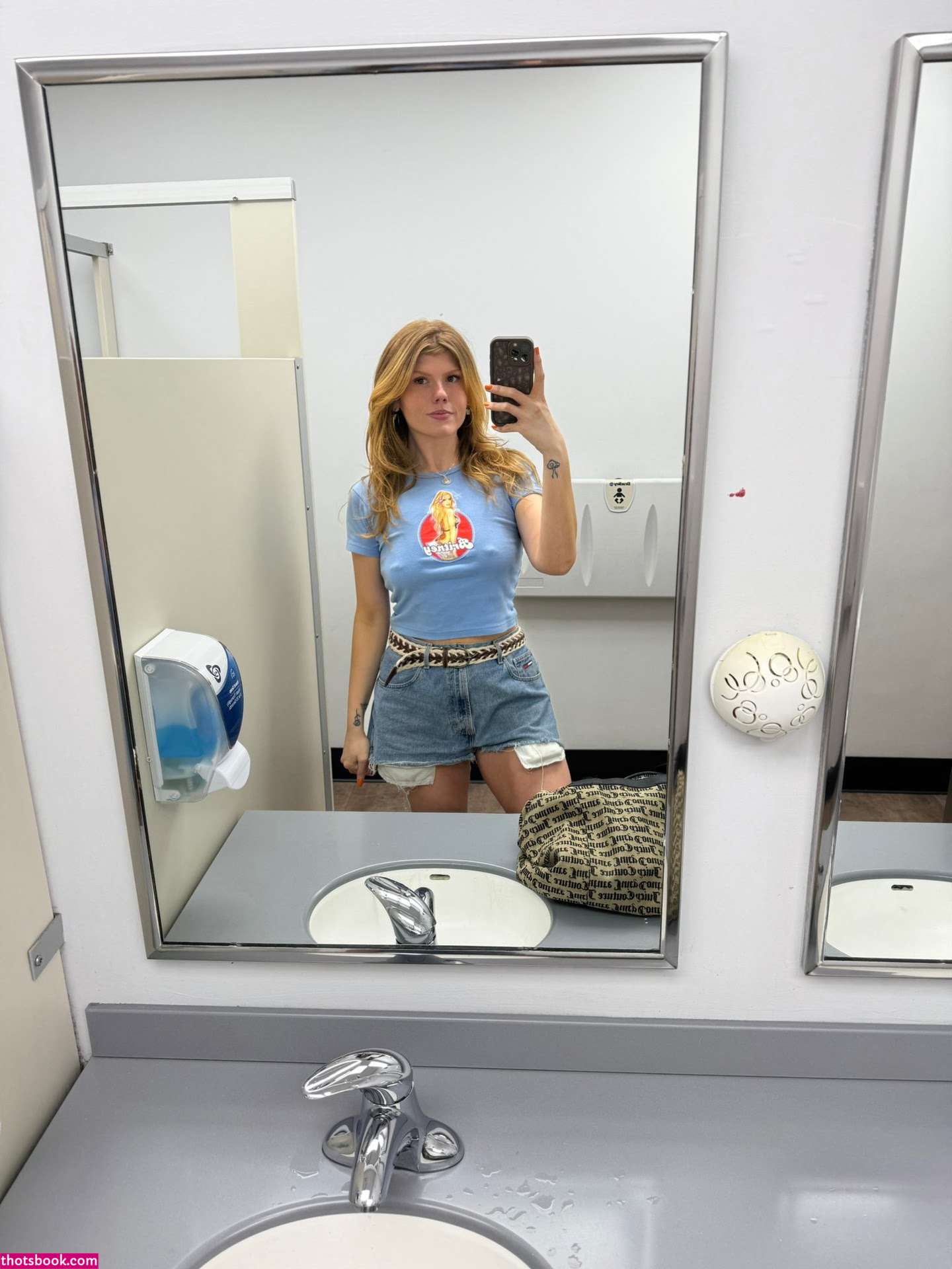 Mimosamantha Photo #6